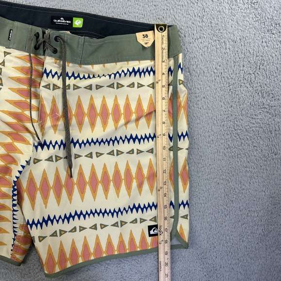 Quiksilver Shorts Mens 38 Aztec Southwest Surfsilk Scallop 19" Board Surf NEW - Picture 8 of 10